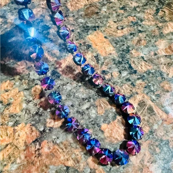 TOVA Volcano Sparkling Stud Oakland Smutt Crystal Necklace - Picture 11 of 15